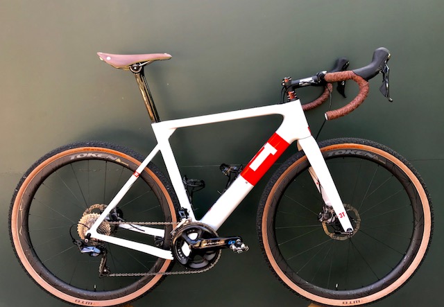 3t exploro white